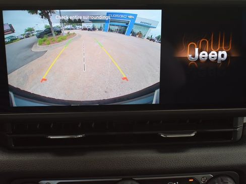 Used 2024 Jeep Wrangler Unlimited w/ Convenience Group AWD/4WD image 25