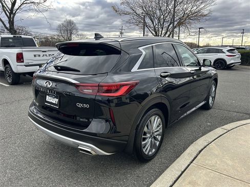 Certified 2025 INFINITI QX50 Luxe image 8