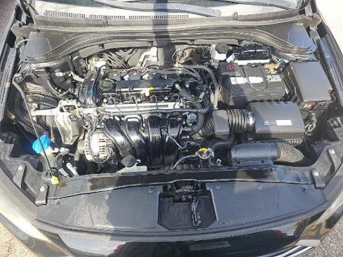 Used 2017 Hyundai Elantra SE FWD image 9