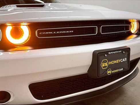 Used 2023 Dodge Challenger SXT image 33