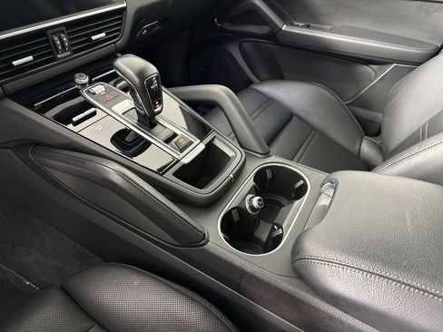 Certified 2023 Porsche Cayenne Platinum Edition AWD/4WD image 32