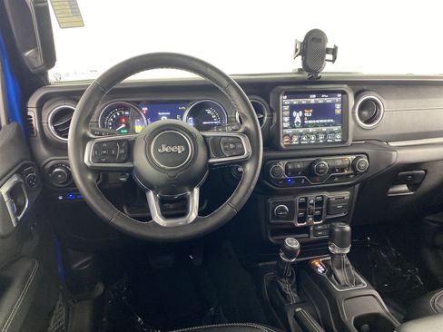 Used 2023 Jeep Wrangler Unlimited Sahara w/ Cold Weather Group AWD/4WD image 21