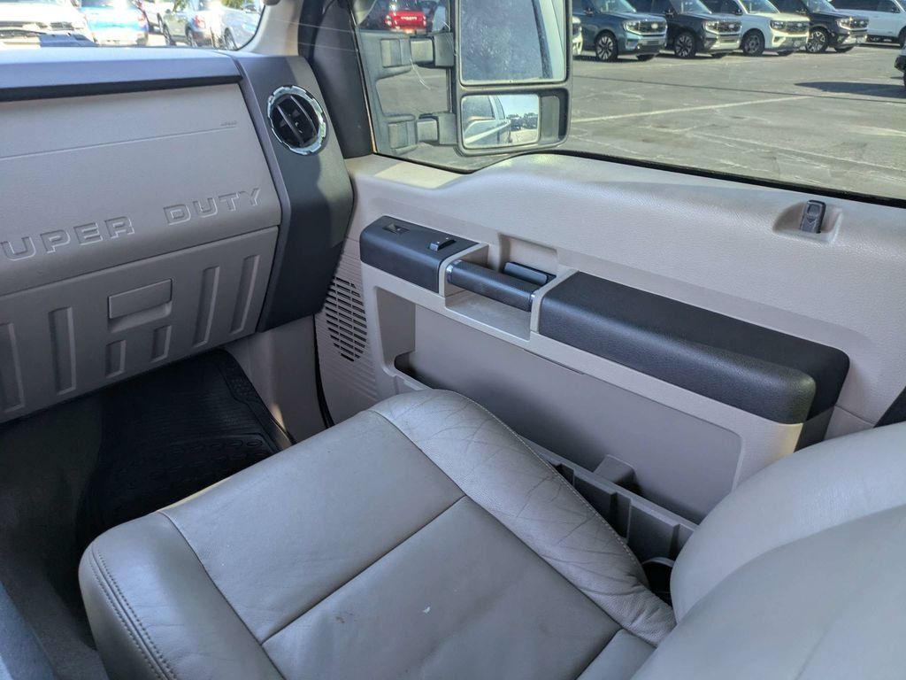 Used 2010 Ford F250 XL AWD/4WD image 17