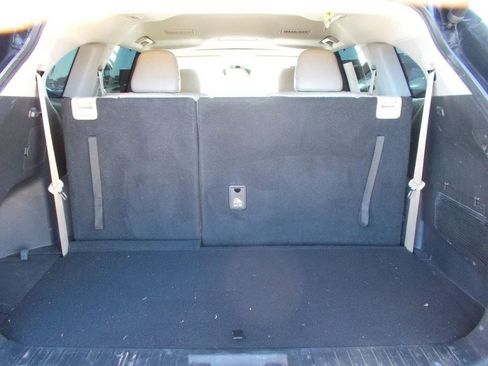 Used 2021 Toyota Highlander XLE image 10