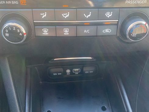 Used 2017 Kia Optima LX image 10