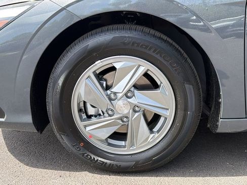 New 2026 Hyundai Elantra SE image 12