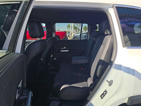 Used 2022 Mercedes-Benz GLB 250 image 17