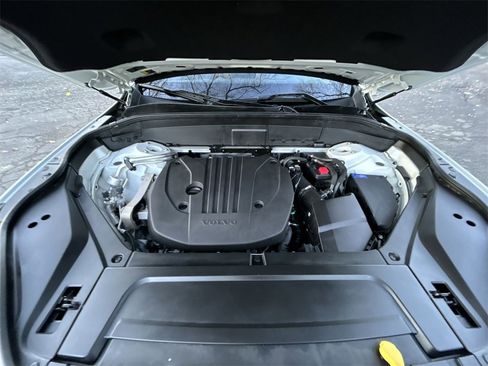 Certified 2024 Volvo XC90 B5 Plus w/ Protection Package Premier image 14