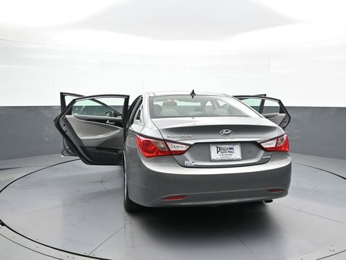 Used 2012 Hyundai Sonata Limited w/ Navigation Pkg image 46