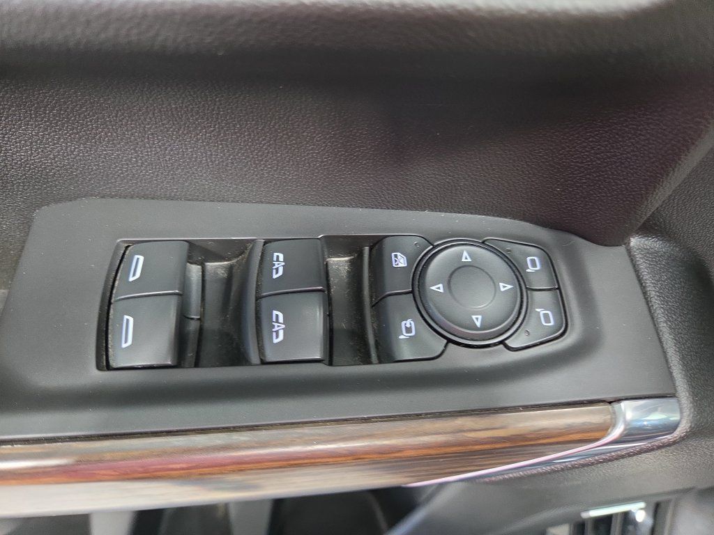 Used 2019 Chevrolet Silverado 1500 High Country w/ Technology Package AWD/4WD image 39
