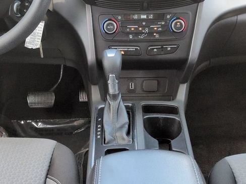 Used 2017 Ford Escape SE w/ Equipment Group 201A FWD image 19