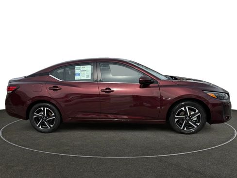 Used 2025 Nissan Sentra SV image 7