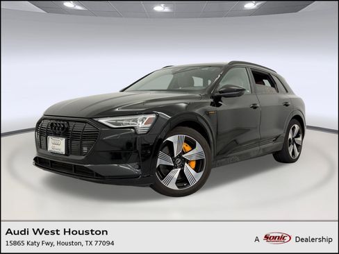 Used 2022 Audi e-tron Premium Plus w/ Premium Plus Package image 1