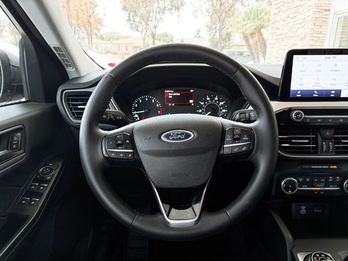 Used 2022 Ford Escape SE w/ Convenience Package FWD image 25