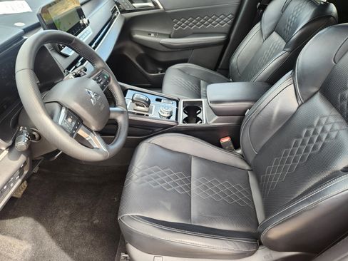 Used 2025 Mitsubishi Outlander SEL AWD/4WD image 9