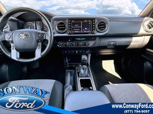 Used 2022 Toyota Tacoma TRD Off-Road w/ Technology Package image 10