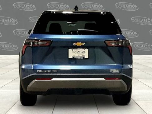 New 2026 Chevrolet Equinox LT w/ Convenience Package II AWD/4WD image 4