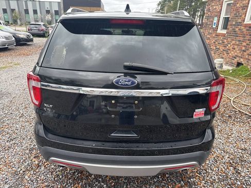 Used 2016 Ford Explorer XLT w/ Equipment Group 202A image 4