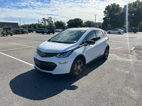 Used 2020 Chevrolet Bolt Premier w/ Infotainment Package FWD image 13