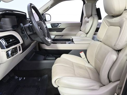 Used 2021 Lincoln Navigator Reserve AWD/4WD image 13