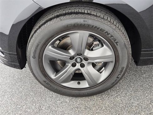 Certified 2024 Land Rover Range Rover Velar Dynamic SE image 9