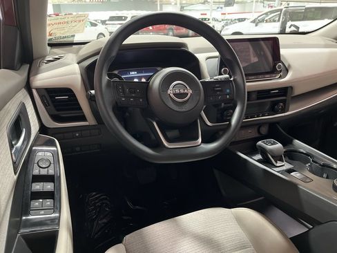 Used 2023 Nissan Rogue SV AWD/4WD image 17