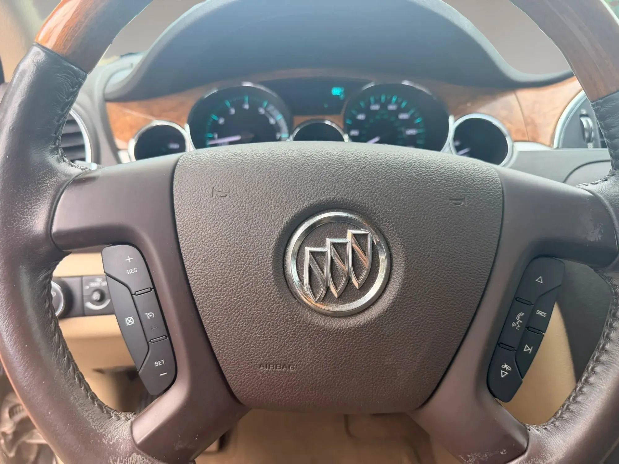 Used 2012 Buick Enclave Leather FWD image 16