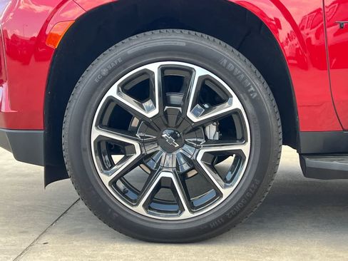 Used 2024 Chevrolet Tahoe RST w/ Luxury Package AWD/4WD image 12