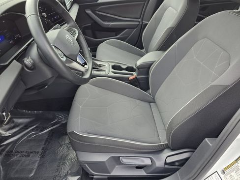 Used 2025 Volkswagen Jetta Sport FWD image 31