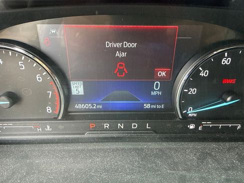 Used 2022 Ford Explorer XLT w/ Equipment Group 202A RWD image 23