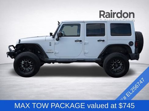 Used 2014 Jeep Wrangler Unlimited Sahara w/ Max Tow Package AWD/4WD image 4