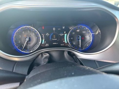 Used 2019 Chrysler Pacifica Touring-L Plus w/ Advanced Safetytec Group FWD image 36