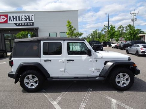 Used 2019 Jeep Wrangler Unlimited Sport S AWD/4WD image 3