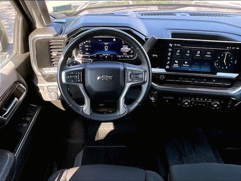 Used 2023 Chevrolet Silverado 1500 RST AWD/4WD image 17