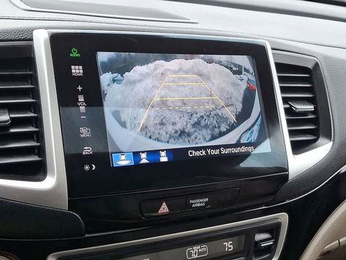 Used 2016 Honda Pilot Touring image 15