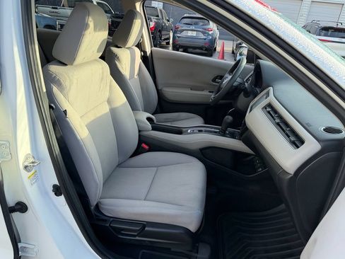Used 2016 Honda HR-V EX image 18