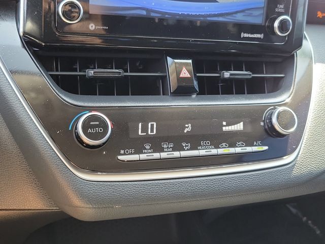 Used 2021 Toyota Corolla LE FWD image 12