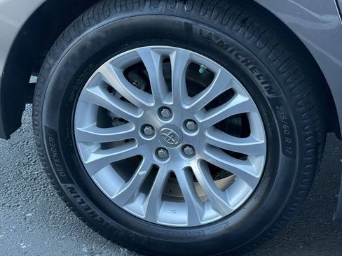 Used 2015 Toyota Sienna XLE Premium FWD image 23