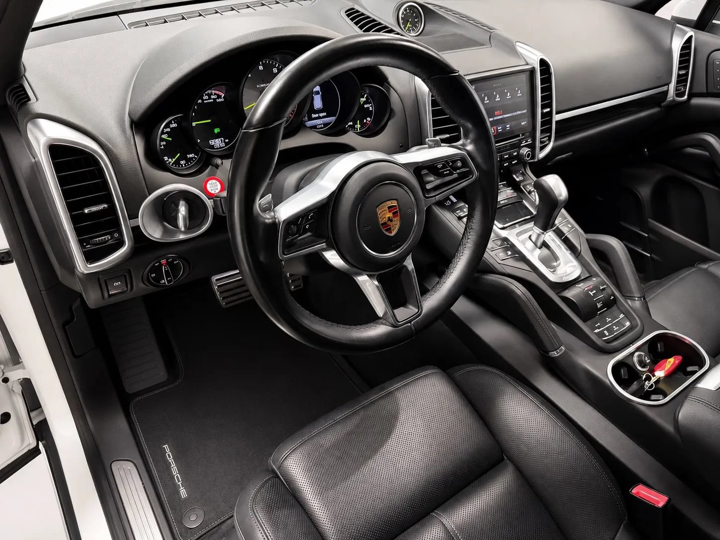Used 2018 Porsche Cayenne S AWD/4WD image 9