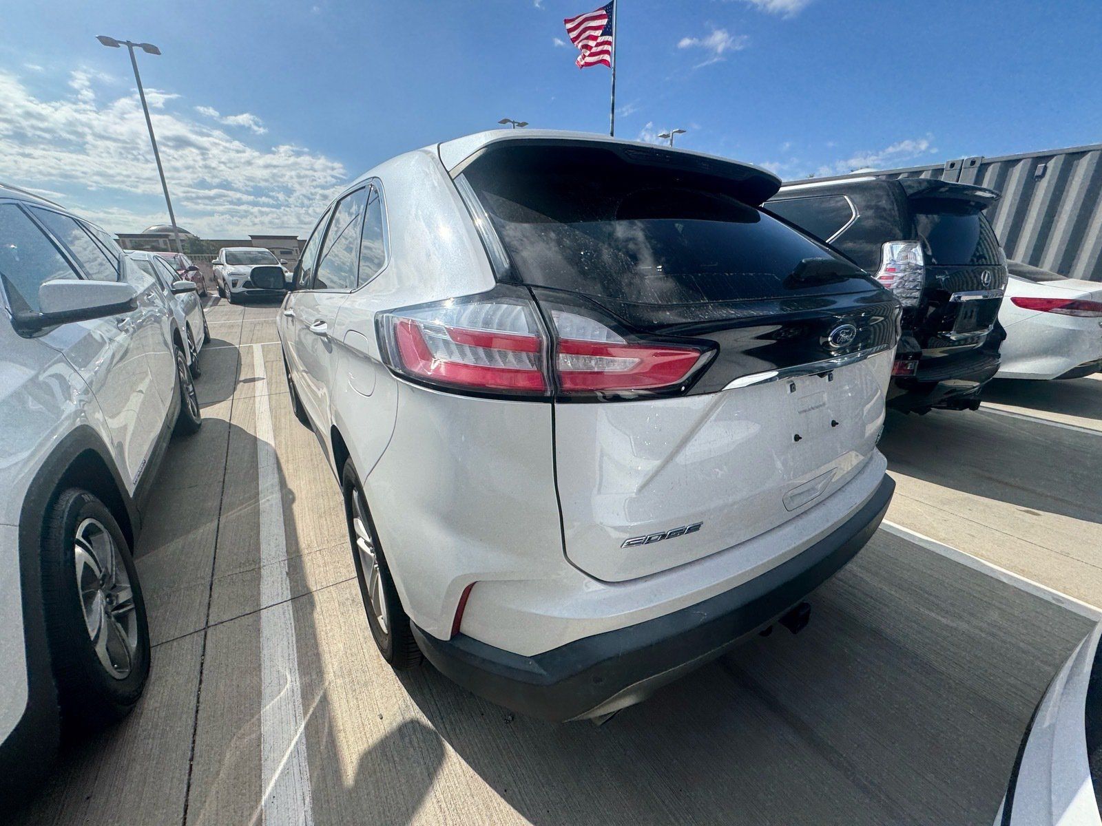 Used 2019 Ford Edge SEL w/ Equipment Group 201A AWD/4WD image 3