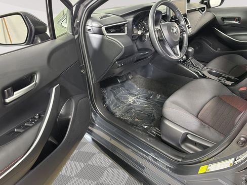 Used 2024 Toyota Corolla SE w/ SE Premium Package image 2