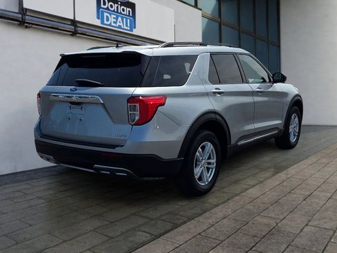 Certified 2023 Ford Explorer XLT w/ Equipment Group 202A AWD/4WD image 3
