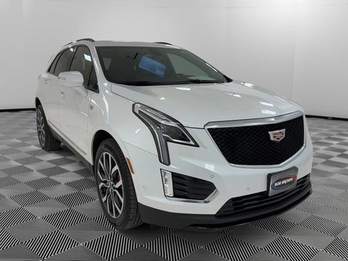 Certified 2024 Cadillac XT5 Sportv w/ Technology Package AWD/4WD image 7