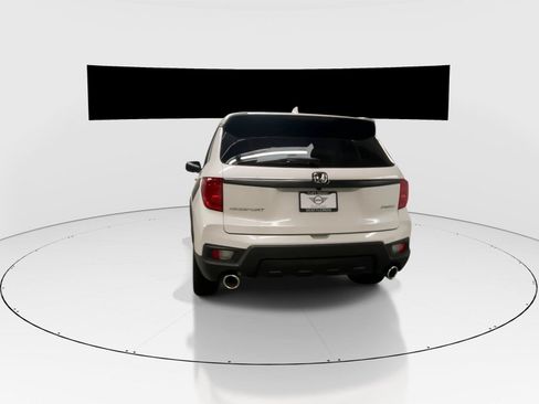 Used 2023 Honda Passport EX-L image 9