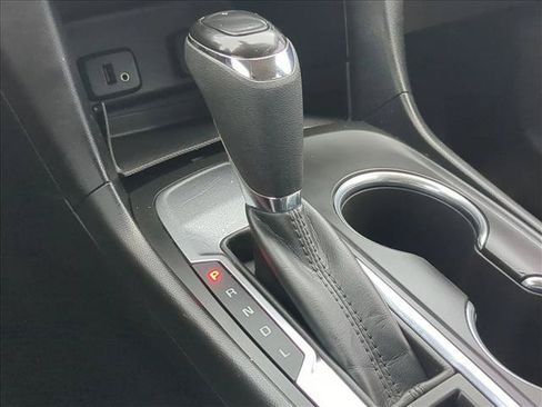 Used 2018 Chevrolet Equinox LS FWD image 12
