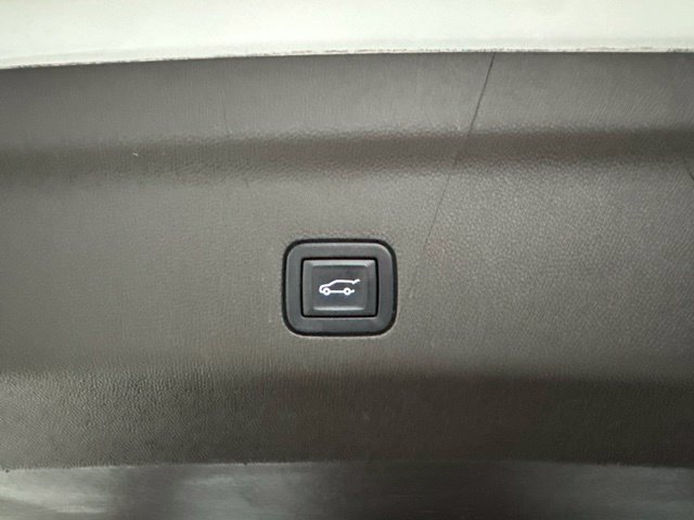 Used 2022 GMC Yukon XL SLT AWD/4WD image 21