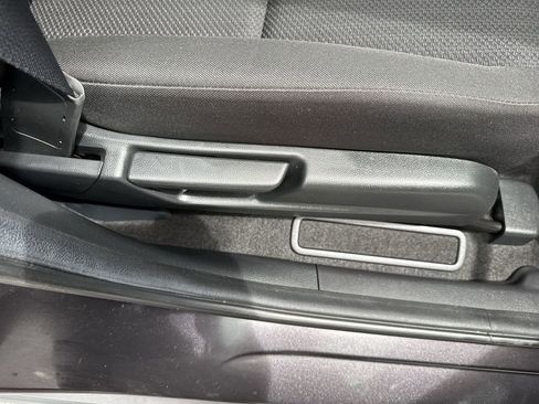 Used 2017 Honda HR-V LX image 45