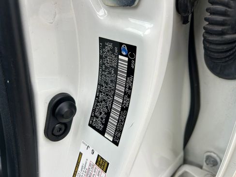 Used 2014 Toyota Prius Plug-In Hybrid image 10