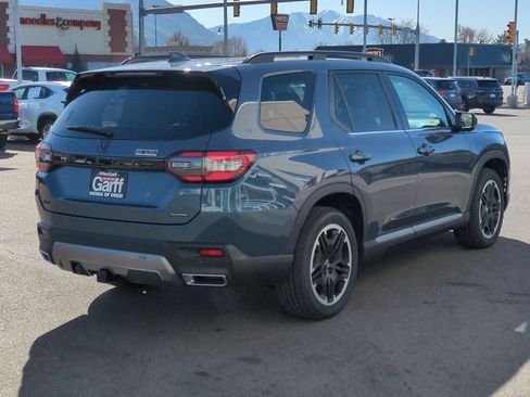 New 2026 Honda Pilot Touring image 3