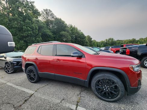 Used 2023 GMC Acadia SLT w/ Elevation Edition FWD image 6